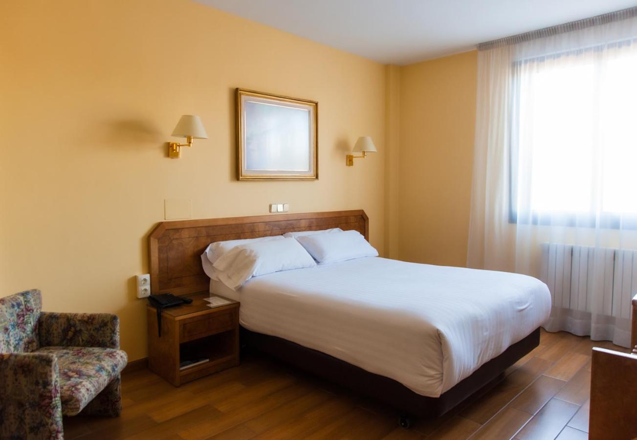 Hotel Don Carmelo อาบีลา ภายนอก รูปภาพ